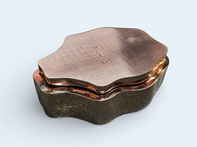 Large bronze Pet-Paw set paws together